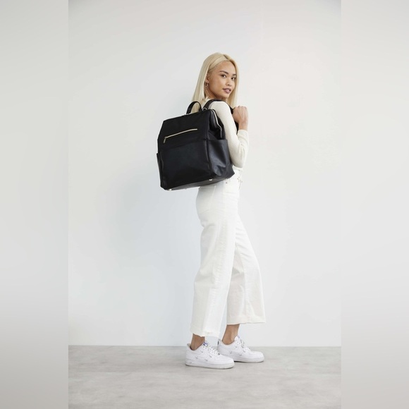 BÉIS The Backpack Diaper Bag – Black – Multi-Function Baby & Travel Backpack - Picture 3 of 16